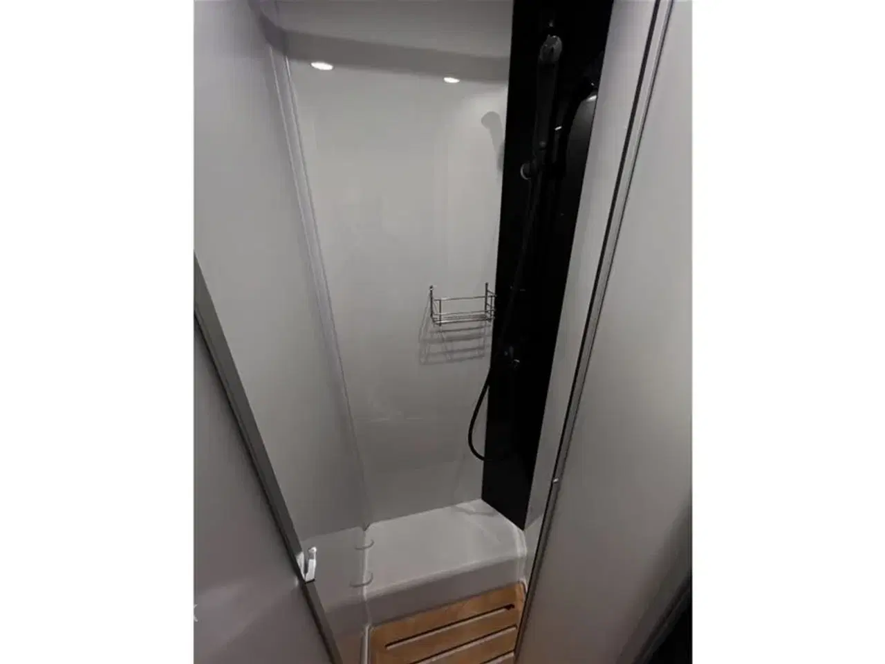 Billede 5 - 2026 - Etrusco I 7400 SBC Scandic Edition   Etrusco by Hymer er Italiensk Elegance og Komfort fra Hinshøj Caravan