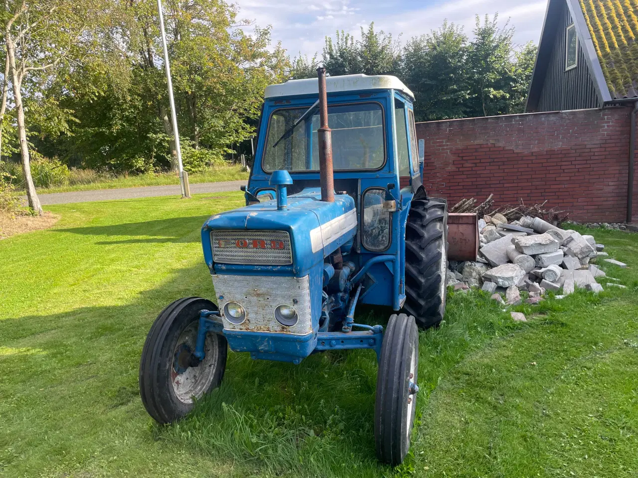 Billede 2 - Ford 3000. 2 stk.