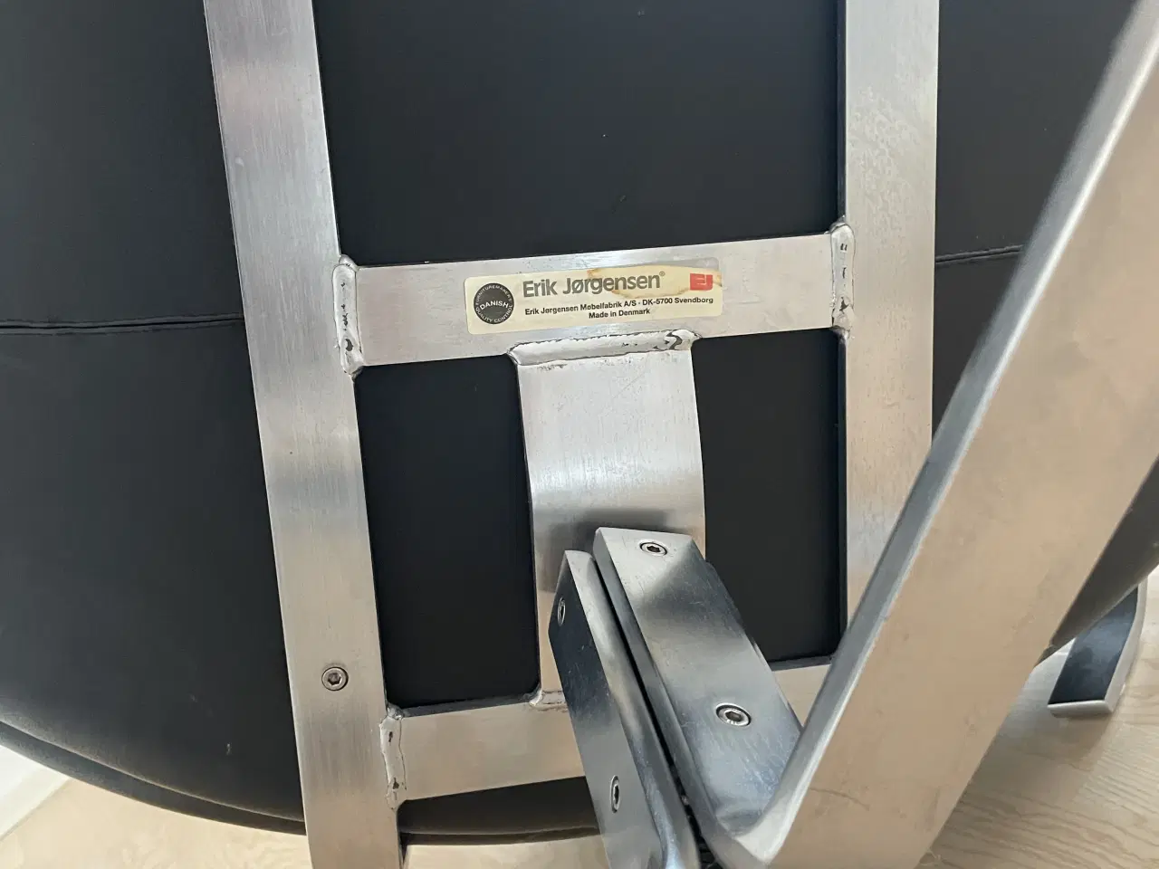 Billede 3 - Klassisk Corona EJ5 stol og skammel