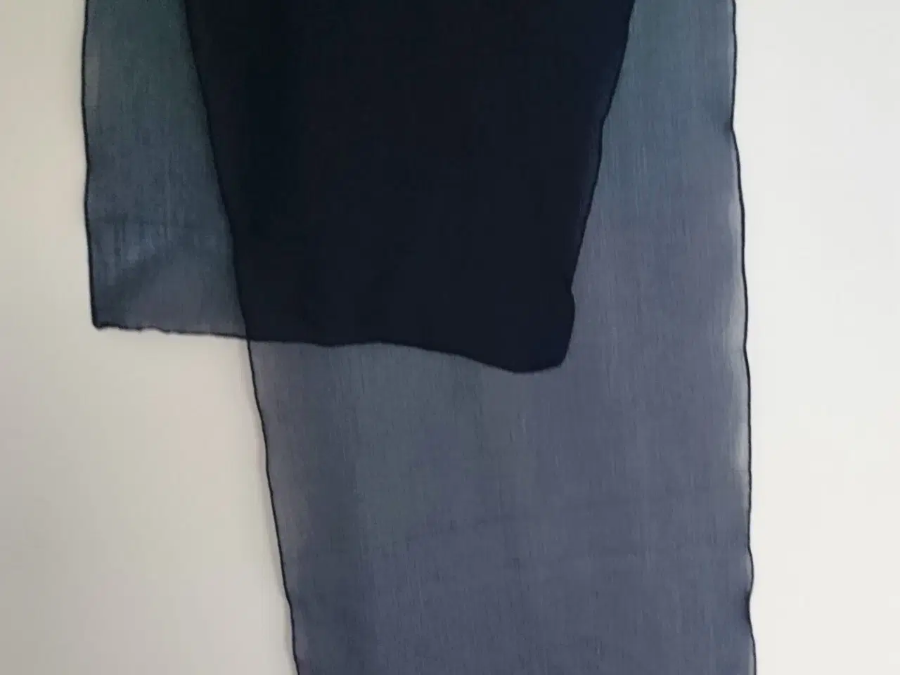 Billede 1 - Tørklæde, mørkeblåt 29 x 137 cm.