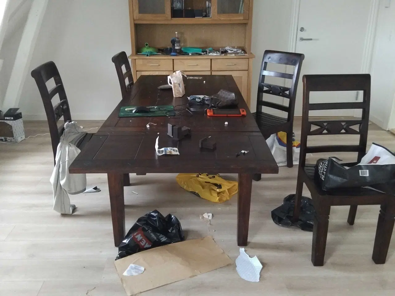 Billede 1 - Bordmed 6 stole 