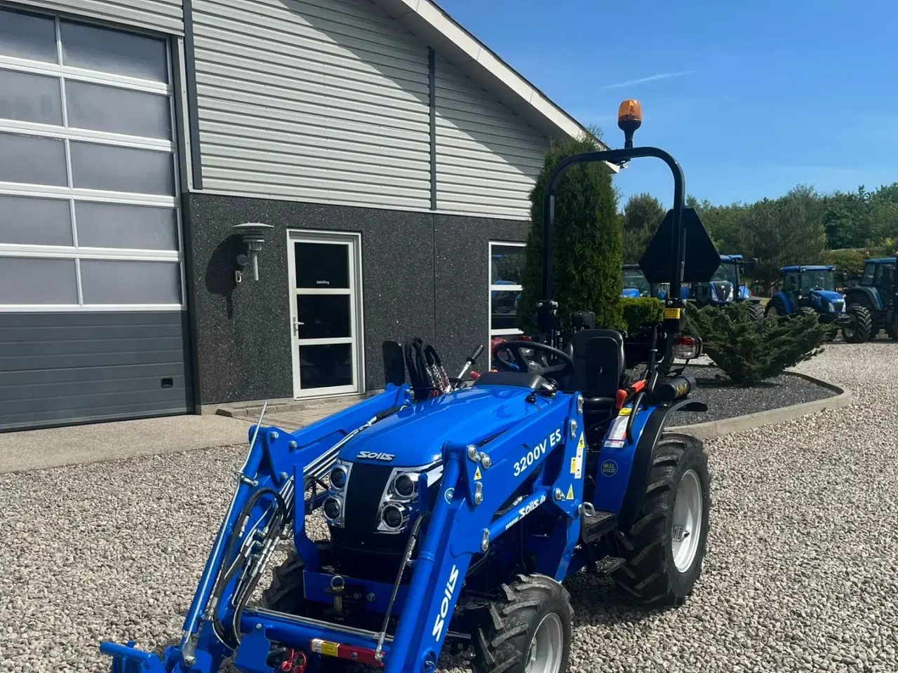Billede 13 - Solis S26 6+2 gearmaskine med Fuldhydraulisk frontlæsser
