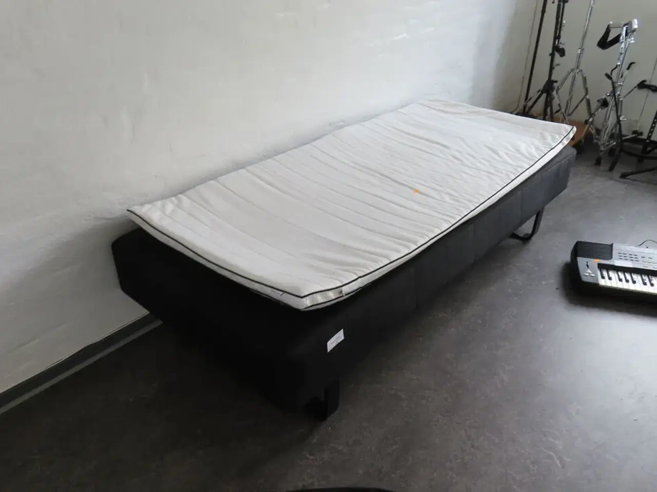 Billede 2 - Seng 90x180 cm inkl. topmadras