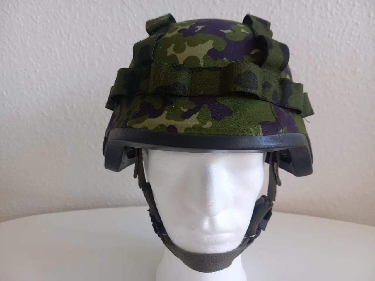 Billede 2 - Hjelm M/96 - Str. S - Camouflage M/84 - militær