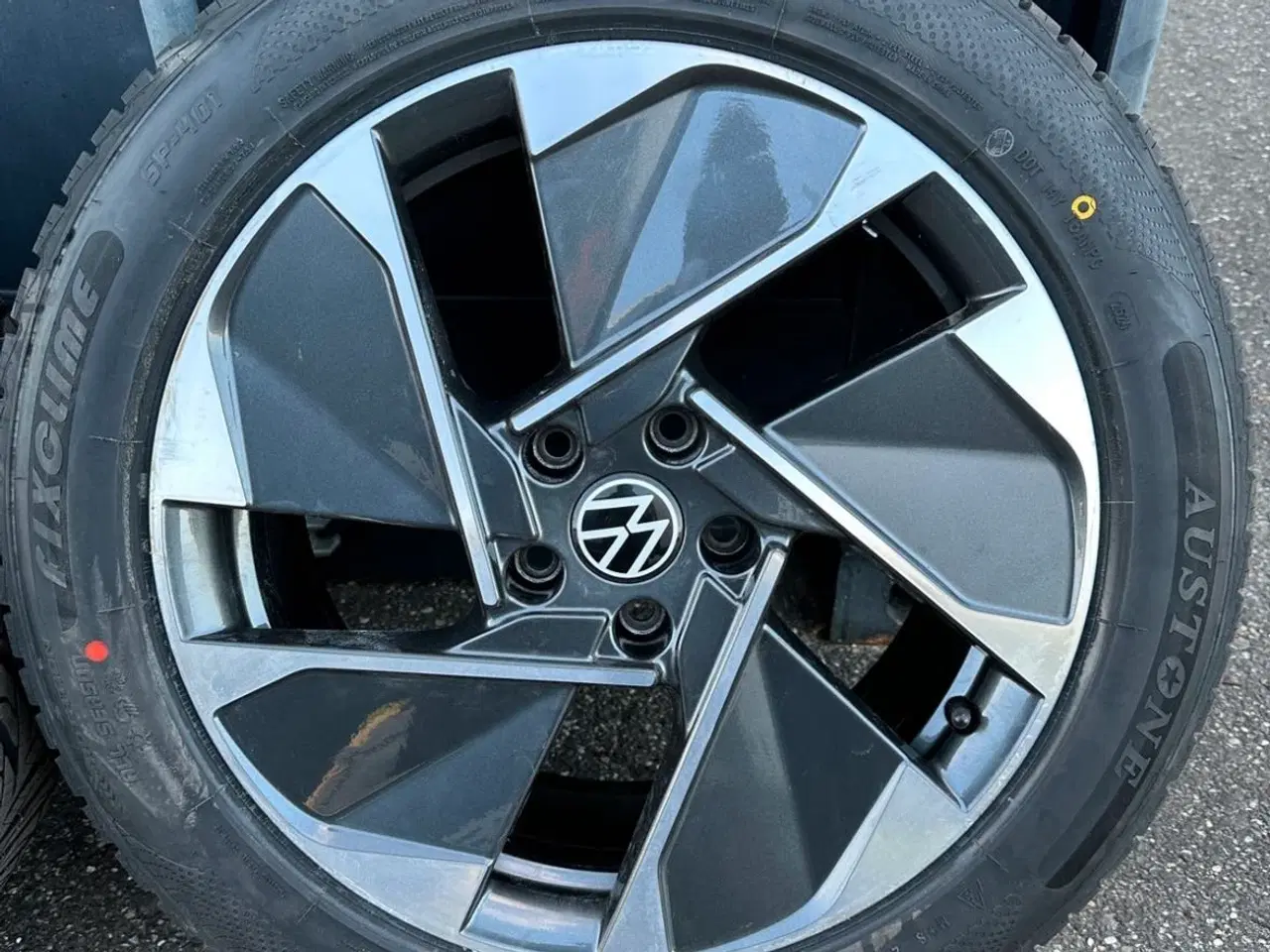 Billede 2 - Originale VW ID.3 18” East Derry Helårsdæk SPRITNY