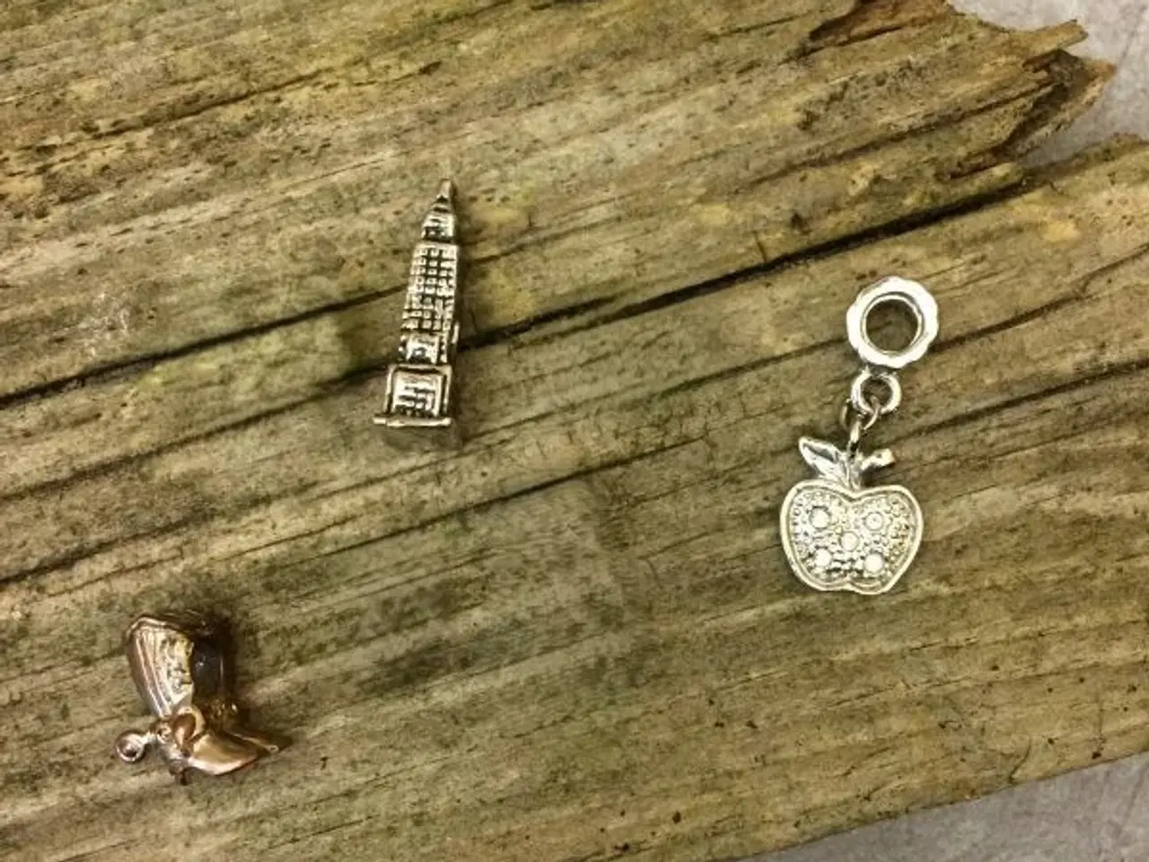 Billede 5 - 3 vedhæng med Western-tema