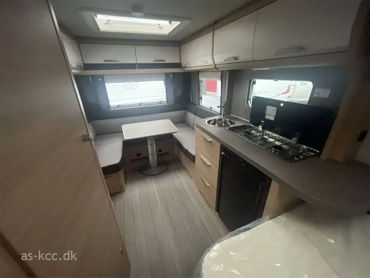 Billede 11 - 2026 - Knaus Südwind Black Selection 450 FU