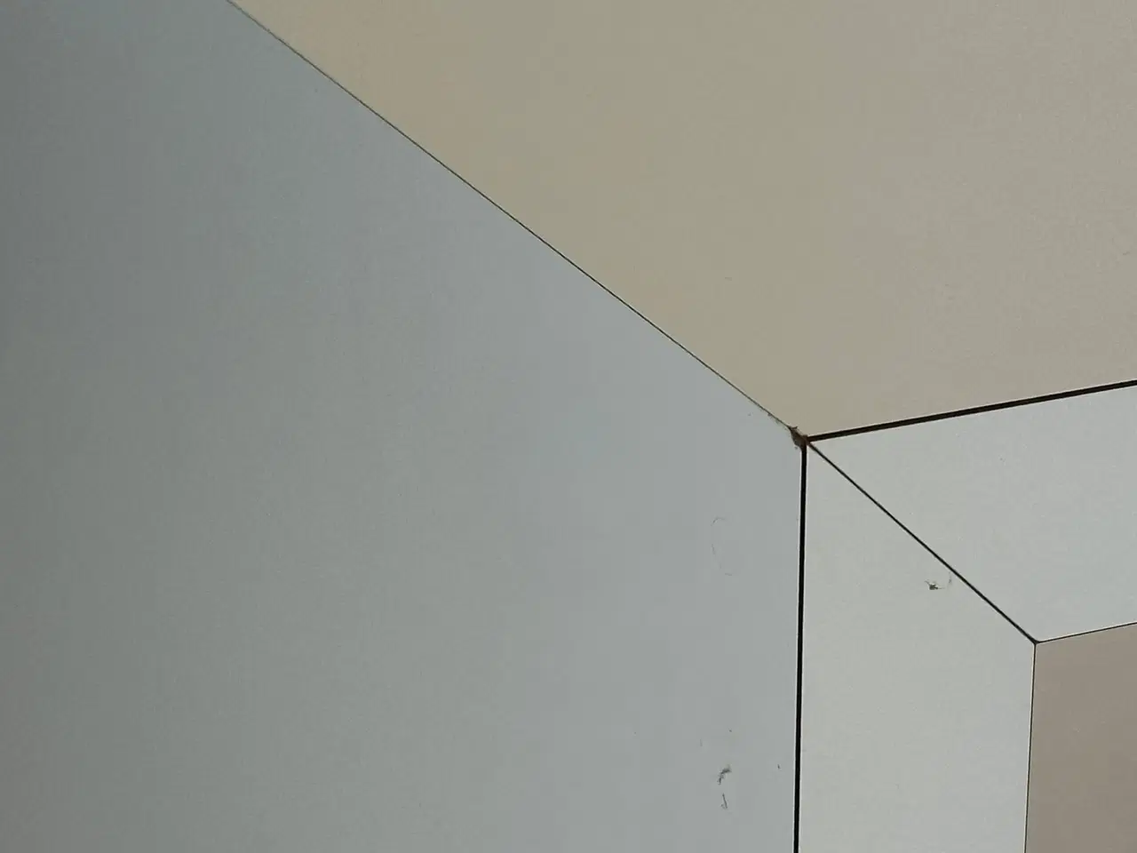 Billede 7 - Hvidt Mødebord fra Magnus Olesen