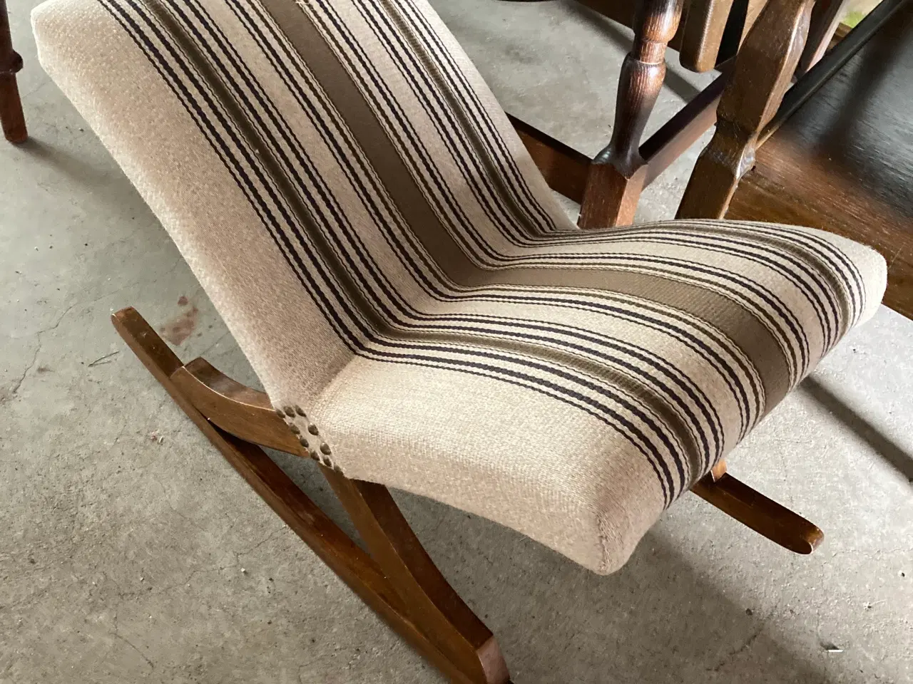 Billede 1 - Fodskammel der kan vippe