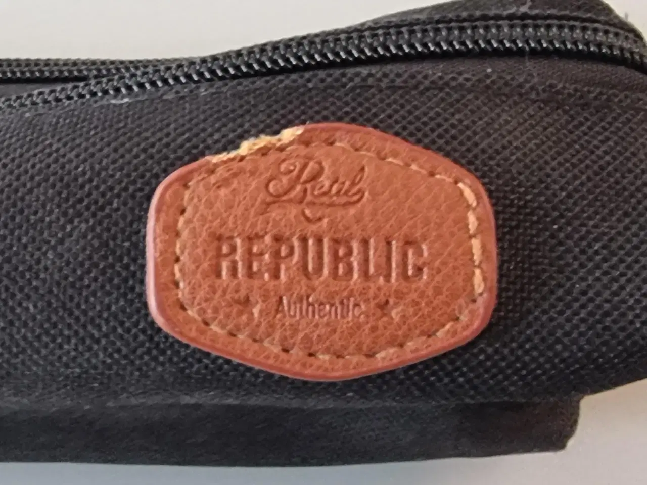 Billede 6 - Penalhus - Real Republic - Authentic sort