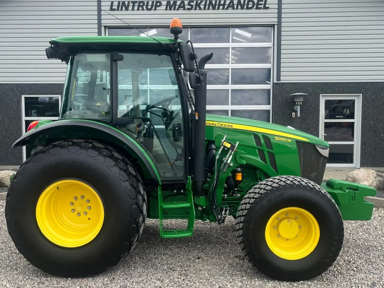 Billede 8 - John Deere 5090 M Med græsdæk