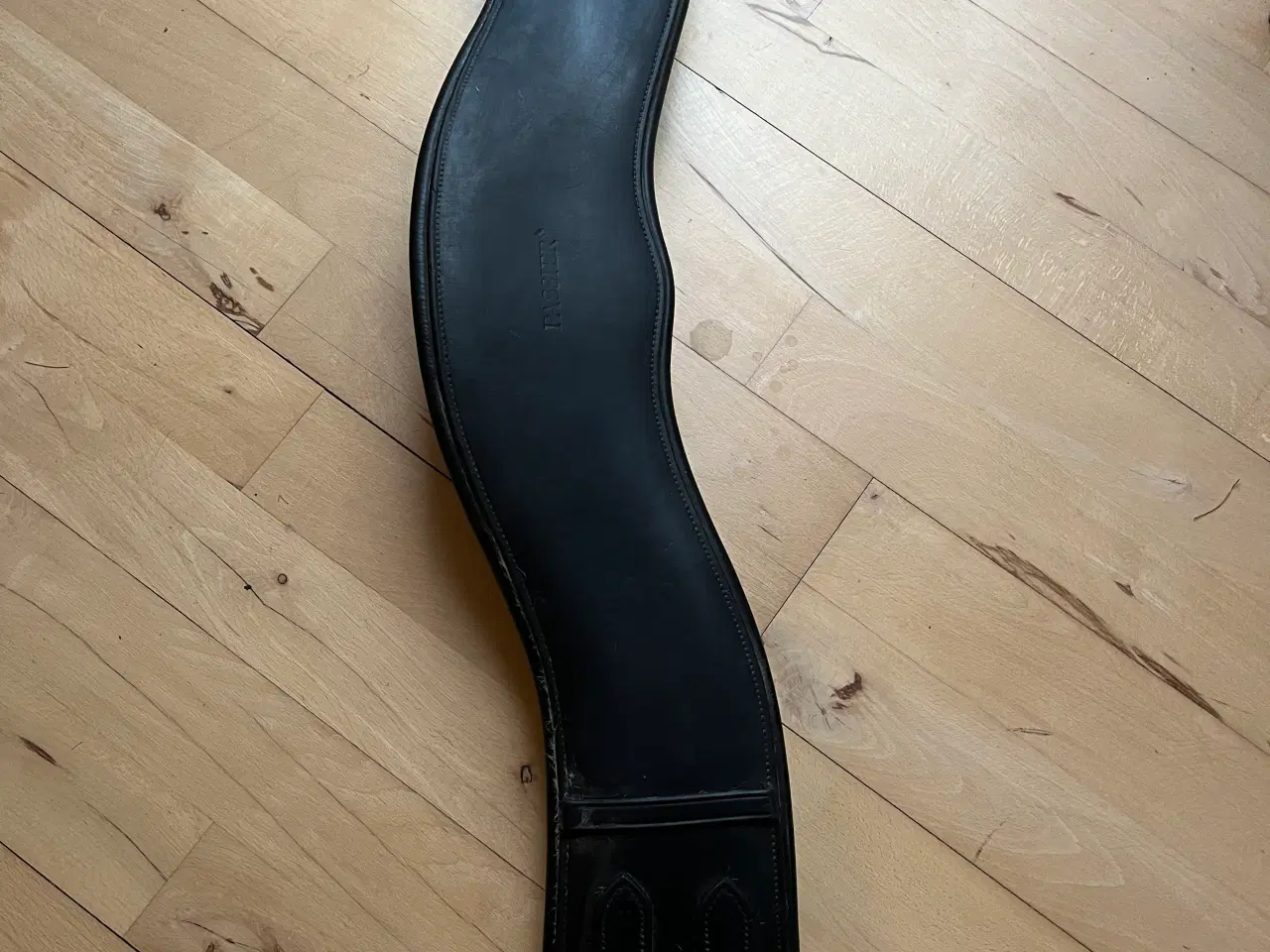 Billede 1 - Passier dressurgjord i læder, str. 75 cm sælges.