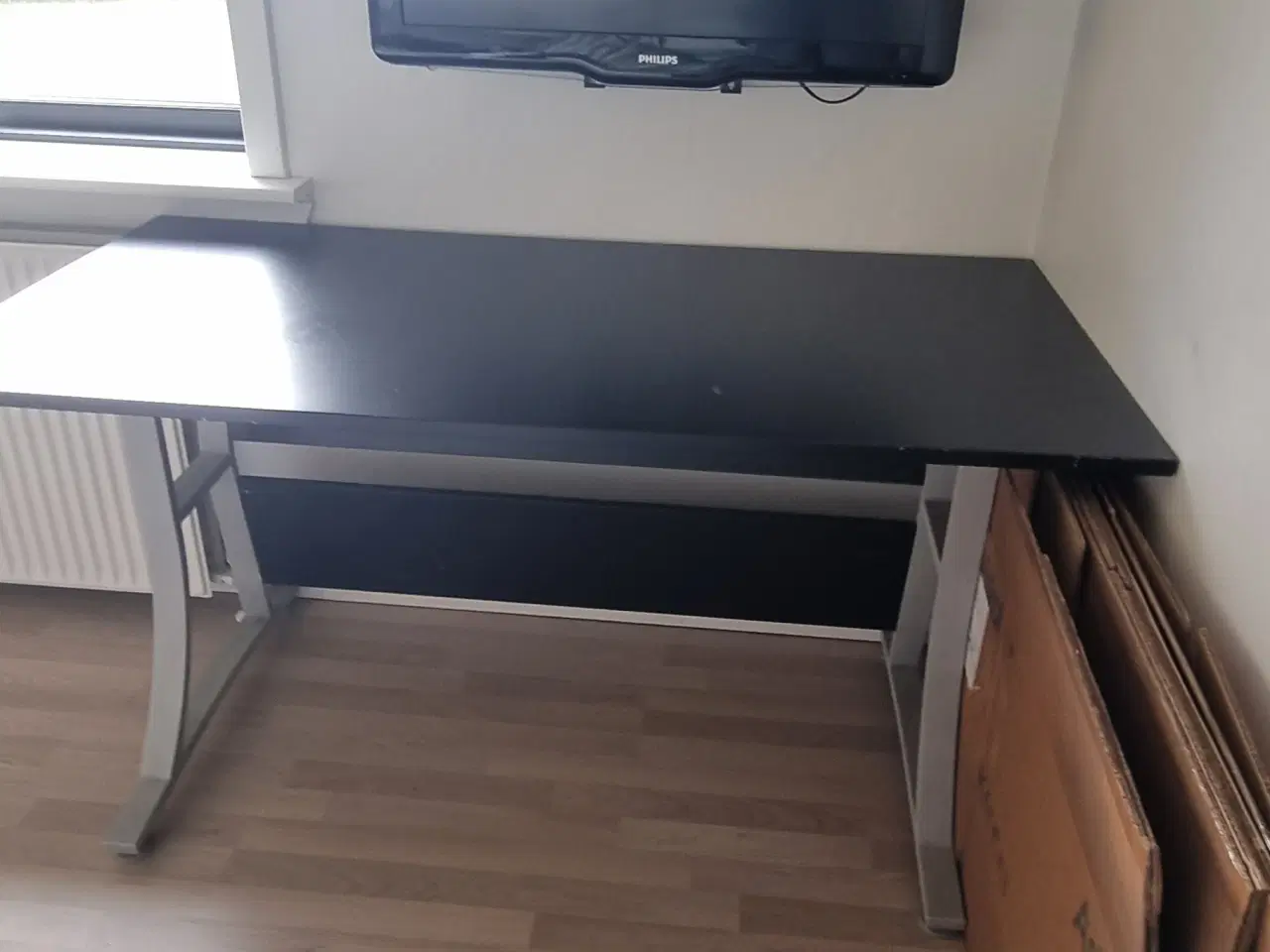 Billede 1 - Sort skrivebord 