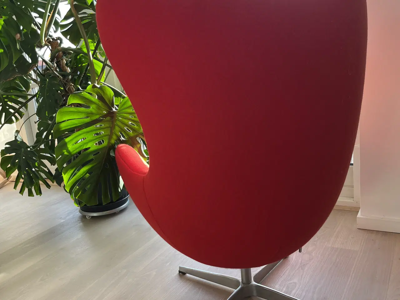 Billede 4 - Ægget + skammel - Replica - rød uld