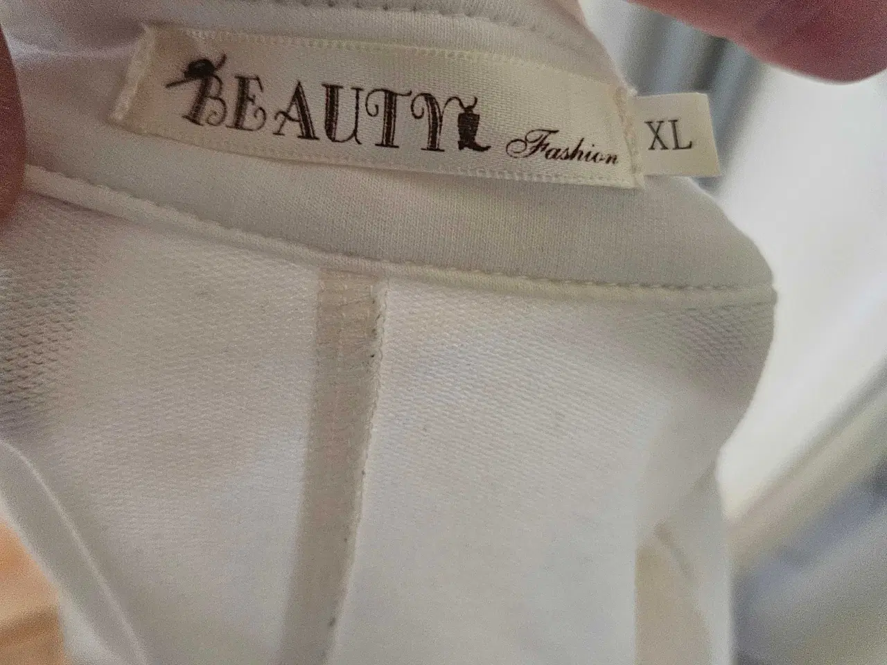 Billede 2 - BEAUTY Fashion hvid jakke, størrelse XL