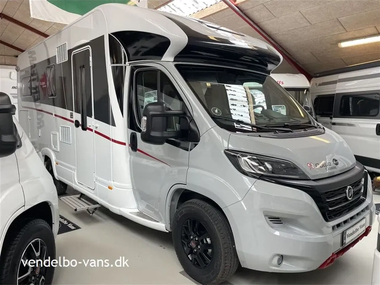 Billede 1 - 2023 - Dethleffs Pulse Classic T 7051 EB   Luksuriøs camper med enkeltsenge og stor garage