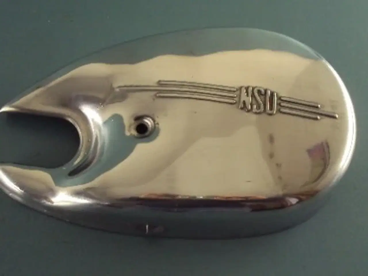 Billede 1 - KØBES - Tændingsdæksel til NSU Quickly 1959