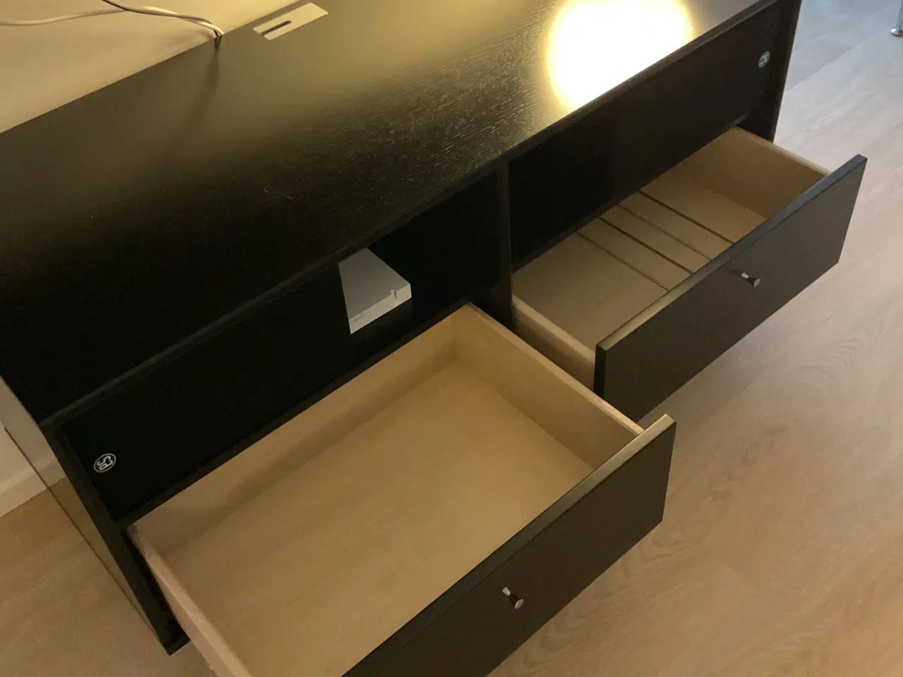 Billede 2 - Mistral TV-bord i sort træ