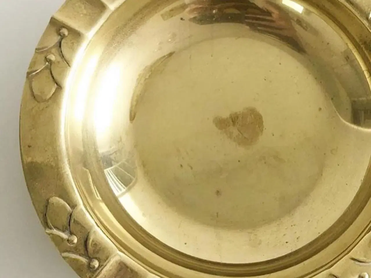 Billede 3 - Messingskål m dekorativ kant