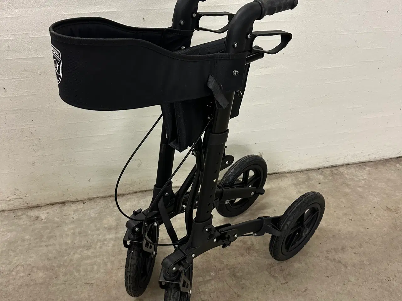 Billede 2 - Lindebjerg rollator - udendørs