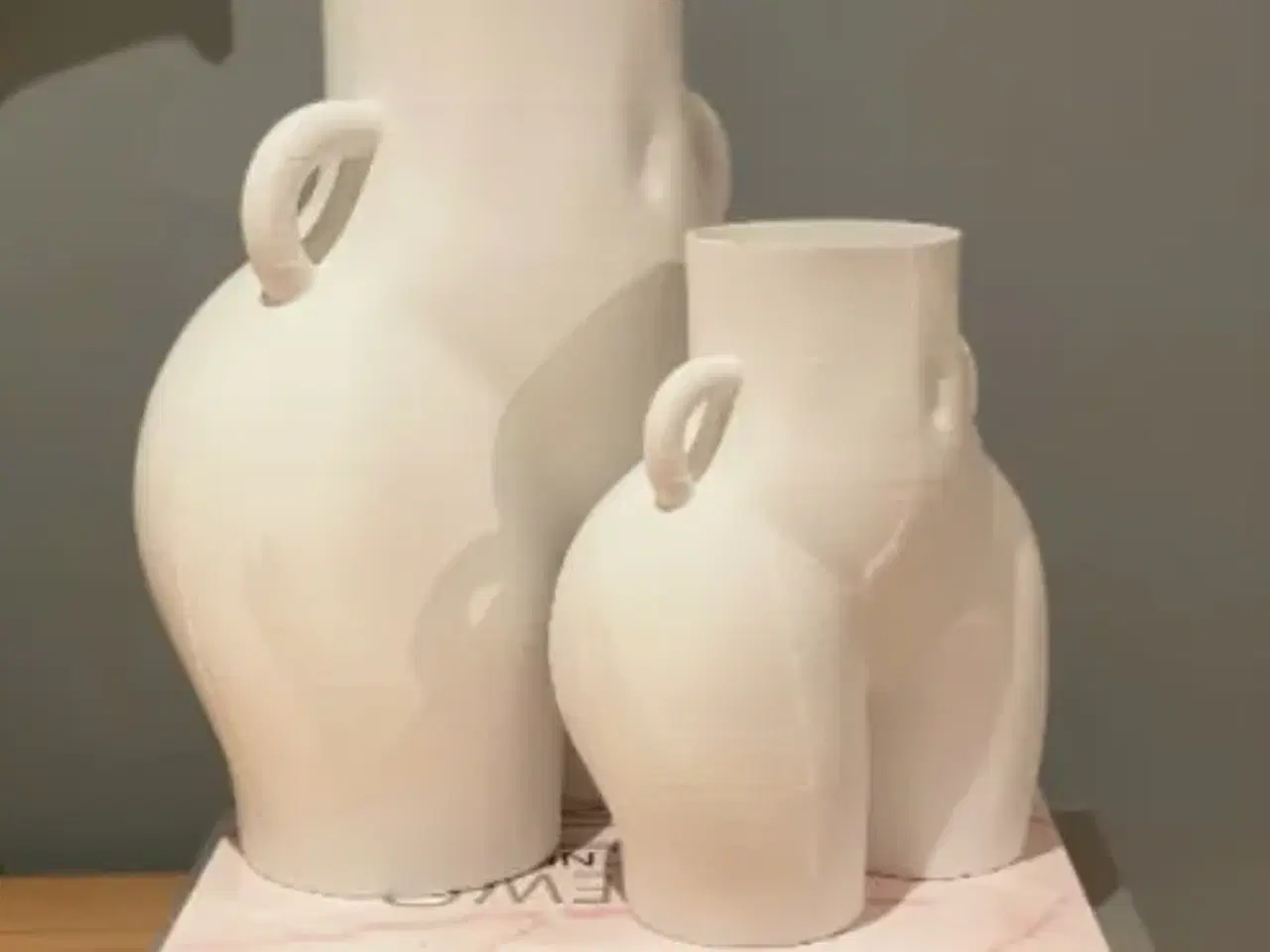 Billede 3 - Vase af kvindelig bagdel