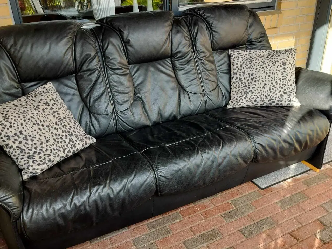 Billede 1 - Højrygget Læder Sofa