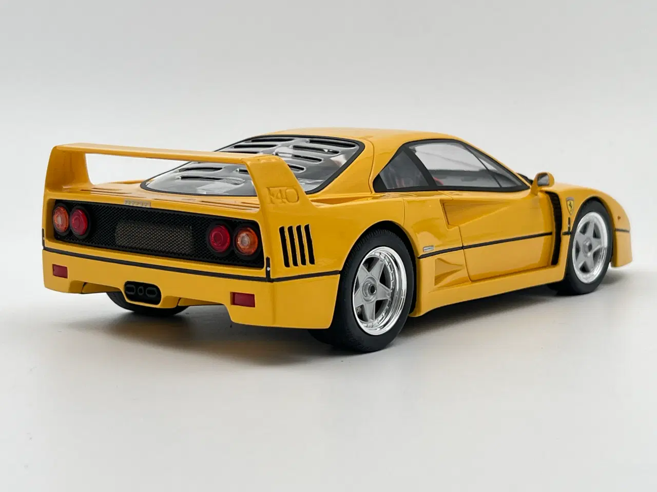 Billede 4 - 1987 Ferrari F40 - Limited Edition 56/999 - 1:18