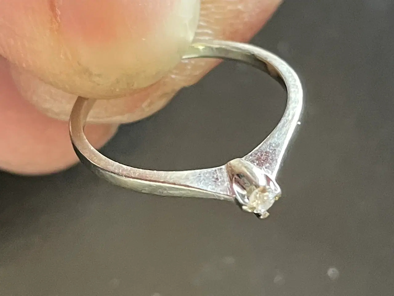 Billede 3 - Diamant solitairering i 14 karat hvidguld
