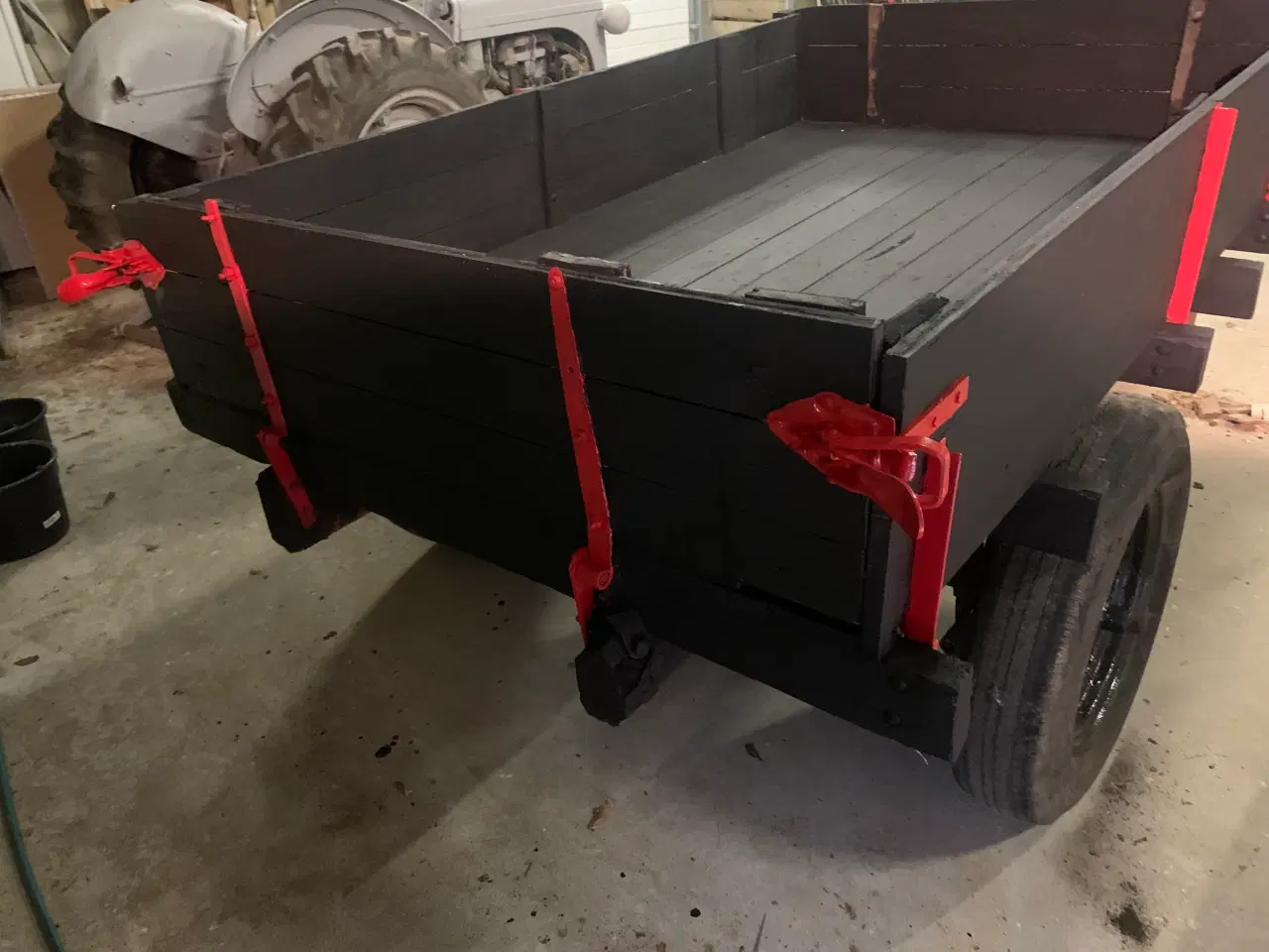Billede 2 - Vogen til traktor. Ny malet . Lad mål . 227 x  140