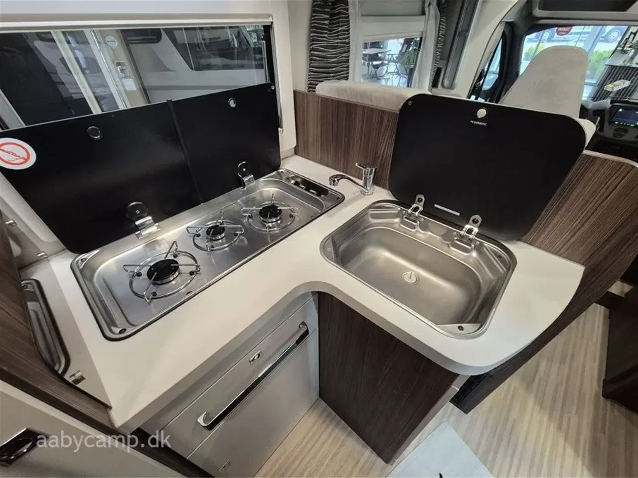 Billede 13 - 2019 - Benimar Tessoro 442   NK pakke. Automatgear. 95 Ah Batteri. solcelle. markise.  varme på spildevand. en ejer fra ny.  fuld service hos Ford inkl. tandrem. undervognsbehandlet.