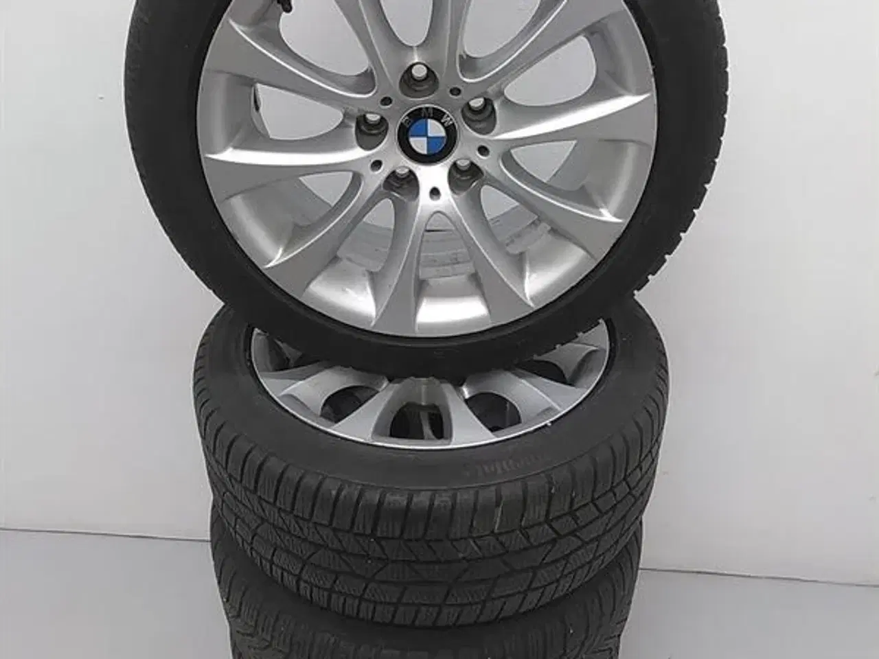 Billede 1 - 17" Org. BMW Alufælge med dæk "V-Spoke 188" A62846