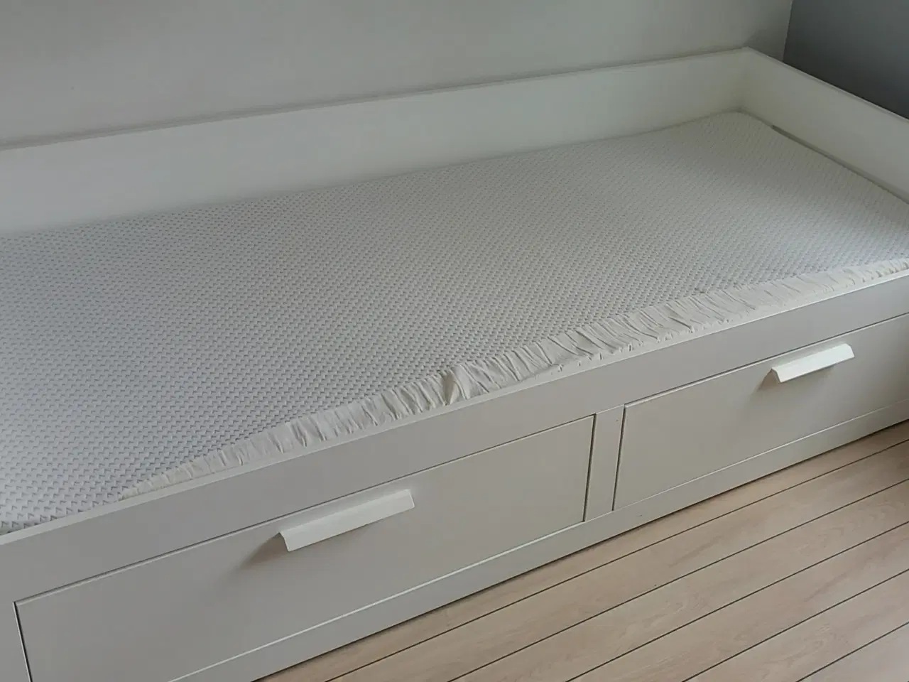 Billede 3 - Udtræksseng 