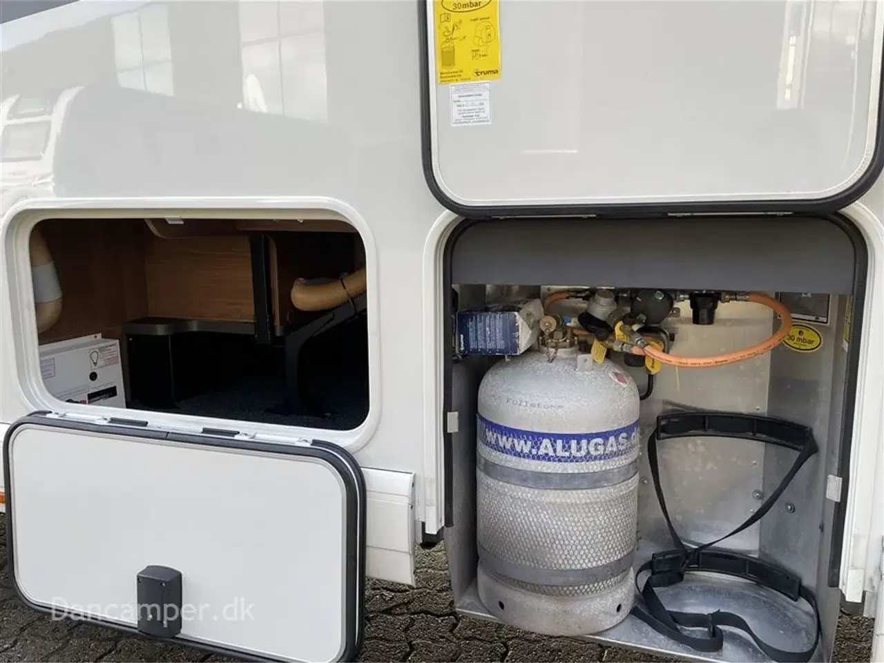 Billede 6 - 2020 - Carthago c-tourer I 144 LE   MESSEPRIS kr. 1.099.900,- spar 50.000,- Fantastisk helintegreret autocamper. 9-trins automatgear, automatisk klimanlæg i førehuse, Multimediasystem inkl. navigation og DAB+