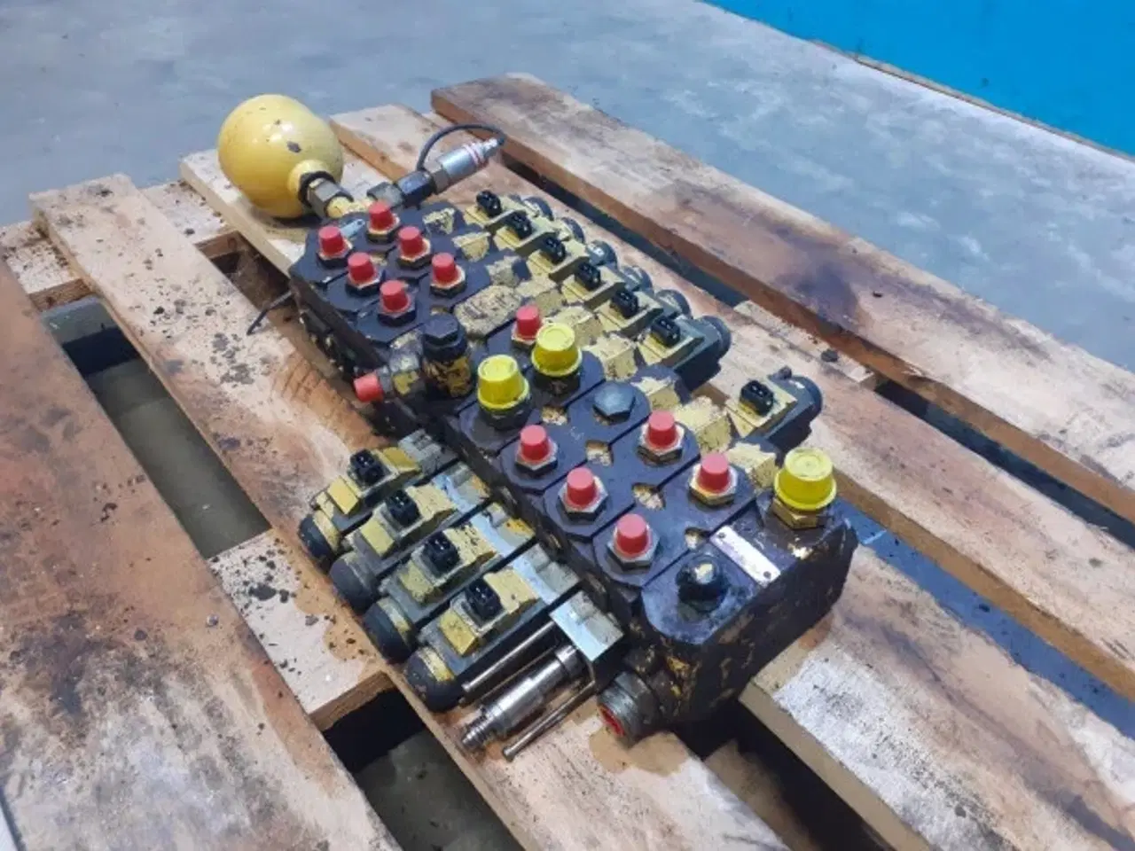 Billede 10 - New Holland TX68 Styreventil