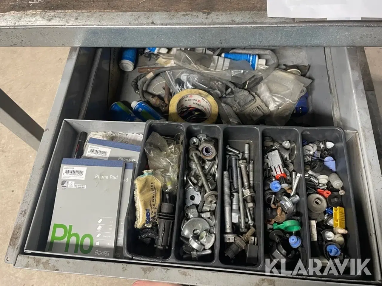 Billede 10 - Arbejdsbord på hjul med skruestik