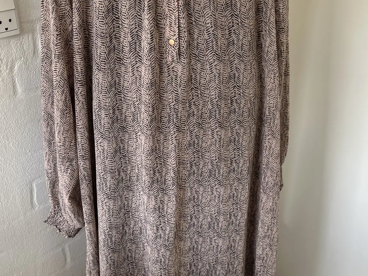 Billede 1 - Kjole str. L fra Prepair