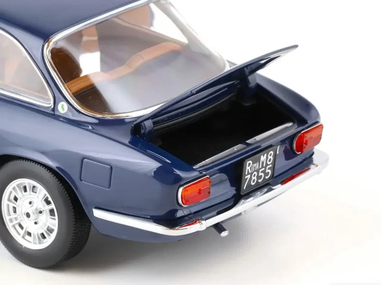 Billede 5 - 1:18 Alfa Romeo 1300 GT Junior Coupe 1973