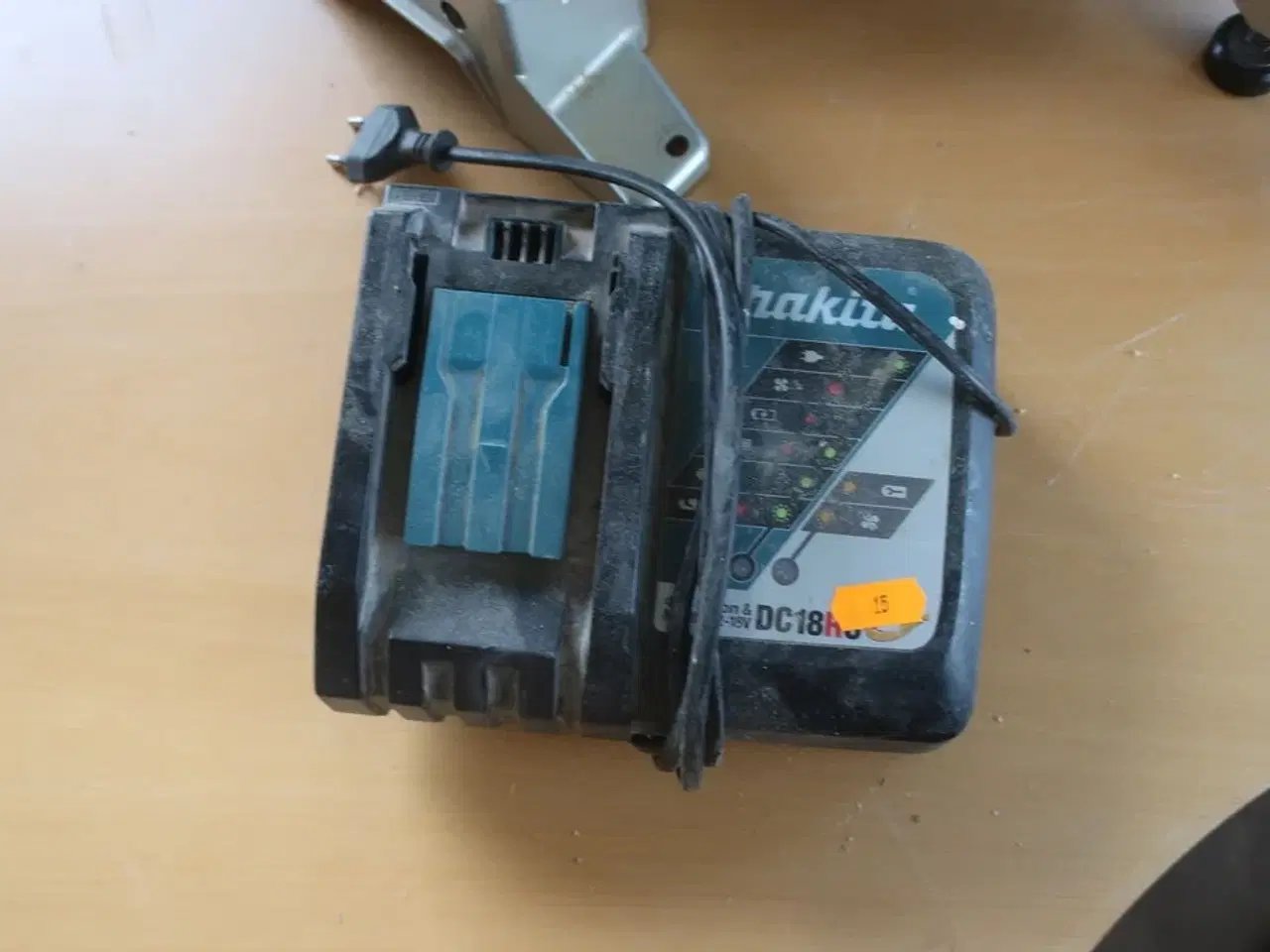 Billede 4 - Akkuværktøj MAKITA kapgeringsav inkl. lader og ét batteri