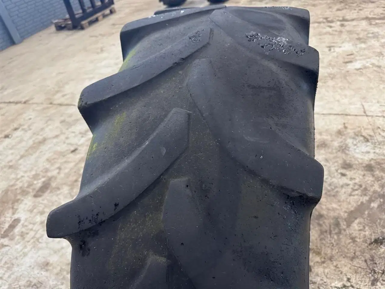 Billede 5 - Vredestein 420/70 R28