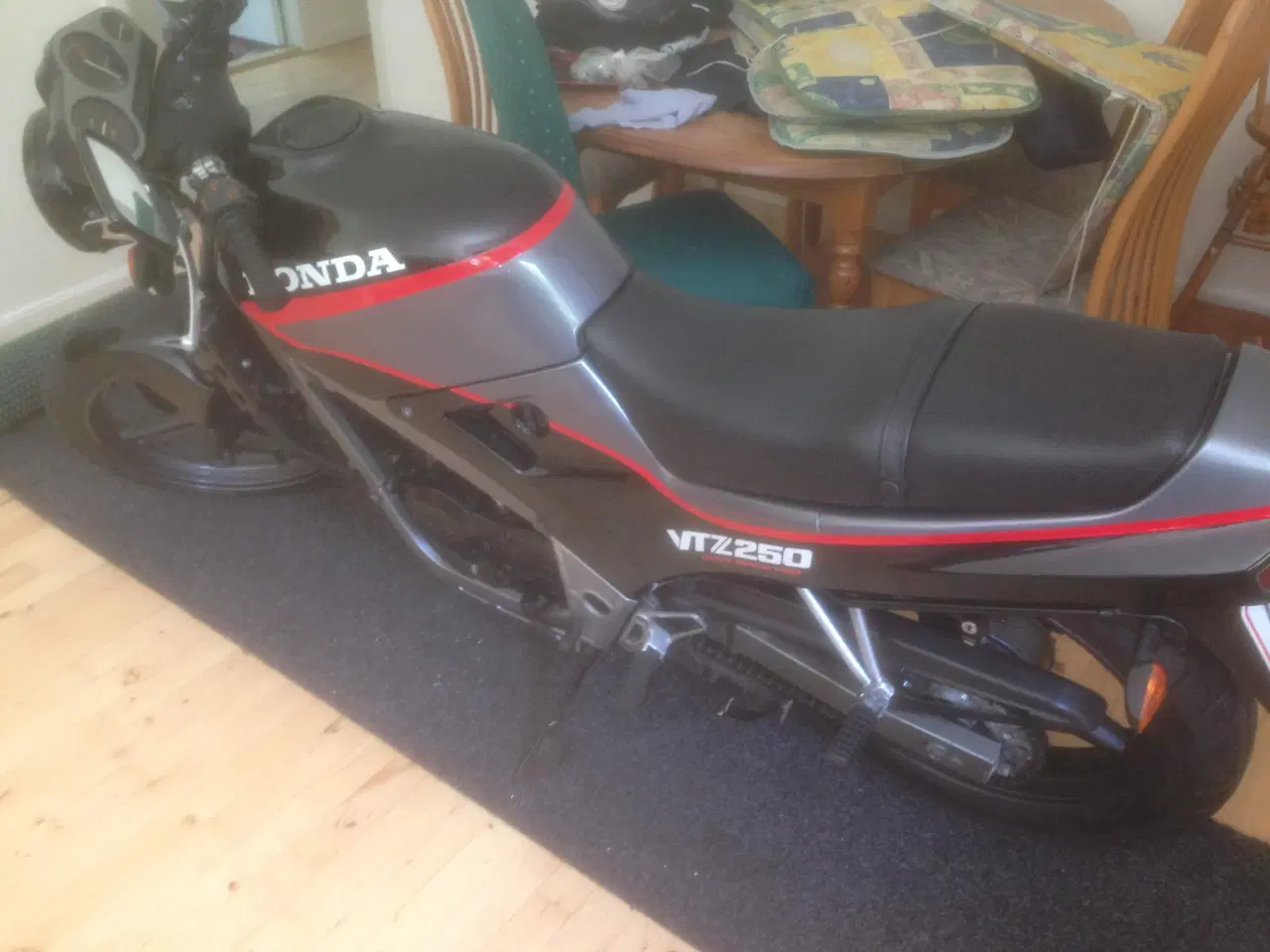 Billede 3 - Honda VTZ 250 