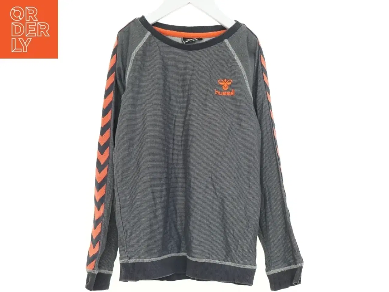 Billede 1 - Bluse fra Hummel (str. 134 cm)