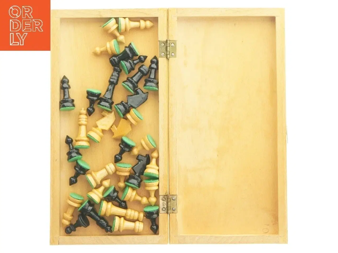 Billede 4 - Træ skakspil med æske (str. 3,5x17x33,5 cm)