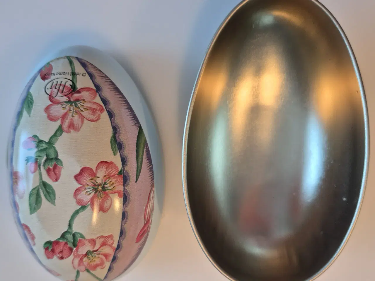 Billede 2 - Sælges stykvis: Flotte nostalgiske påskeæg i metal