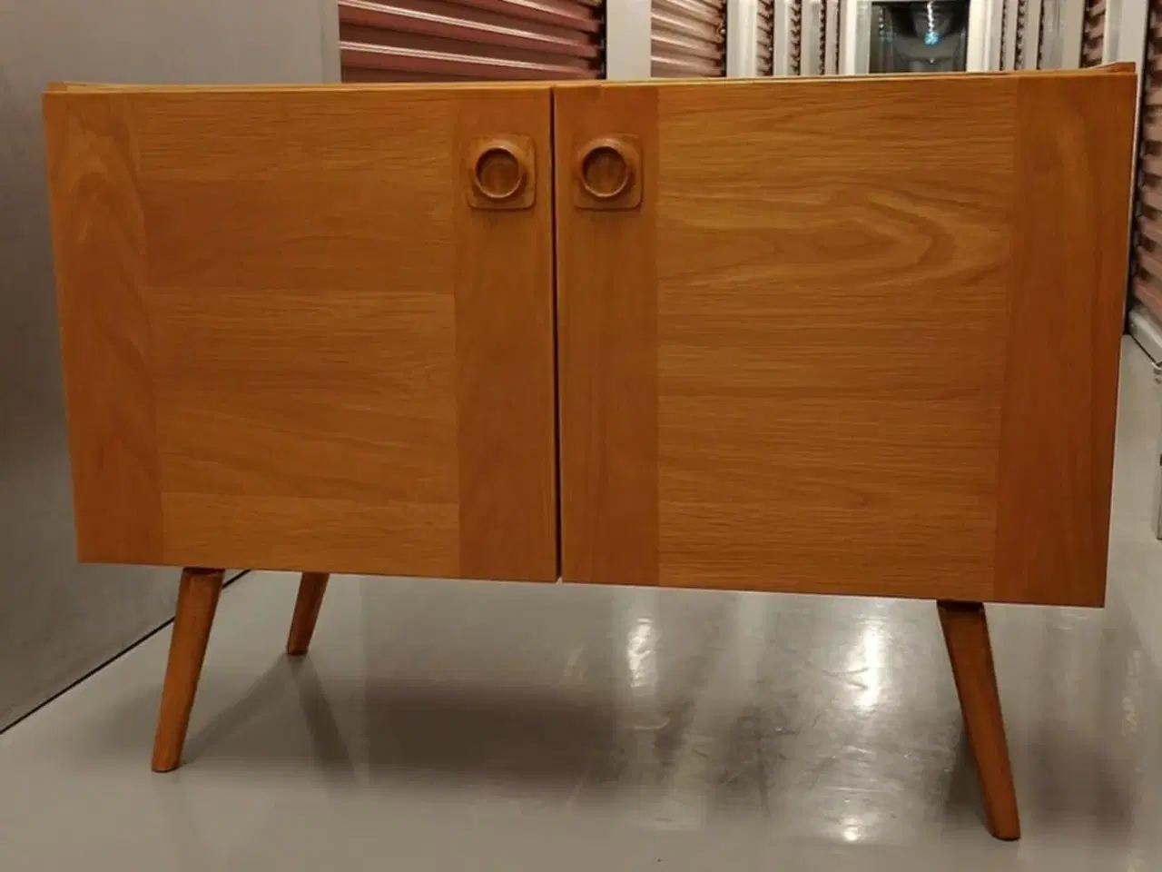 Billede 3 - Bred teak skænk 