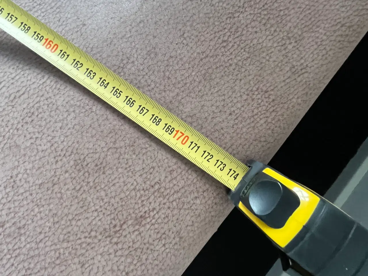 Billede 11 - 2 1/2 Pers nubuck sofa fra Hurup møbler