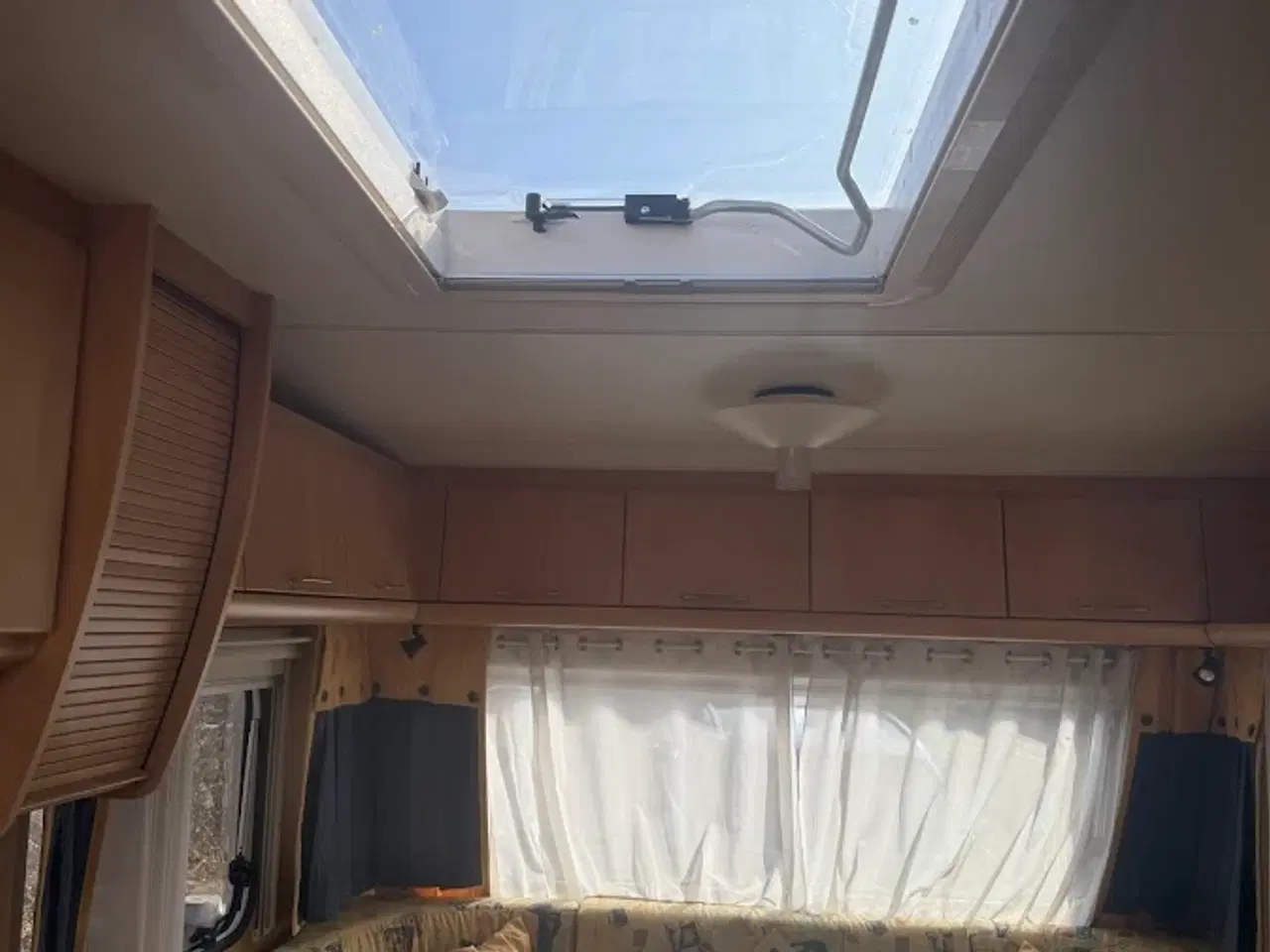 Billede 10 - Familievogn med køjer, fortelt og cykelholdere