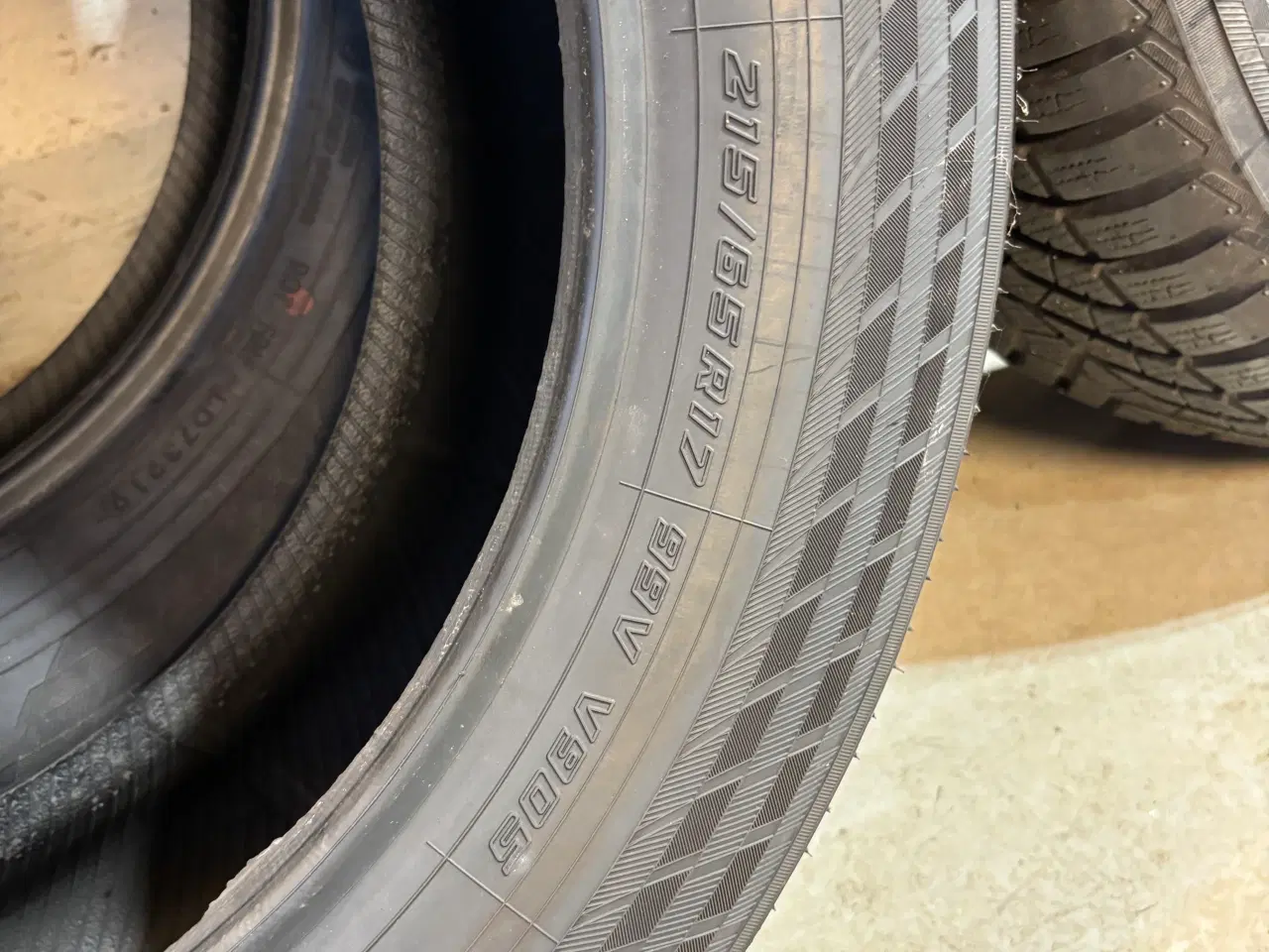 Billede 6 - Vinterdæk Yokohama 215/65-17 