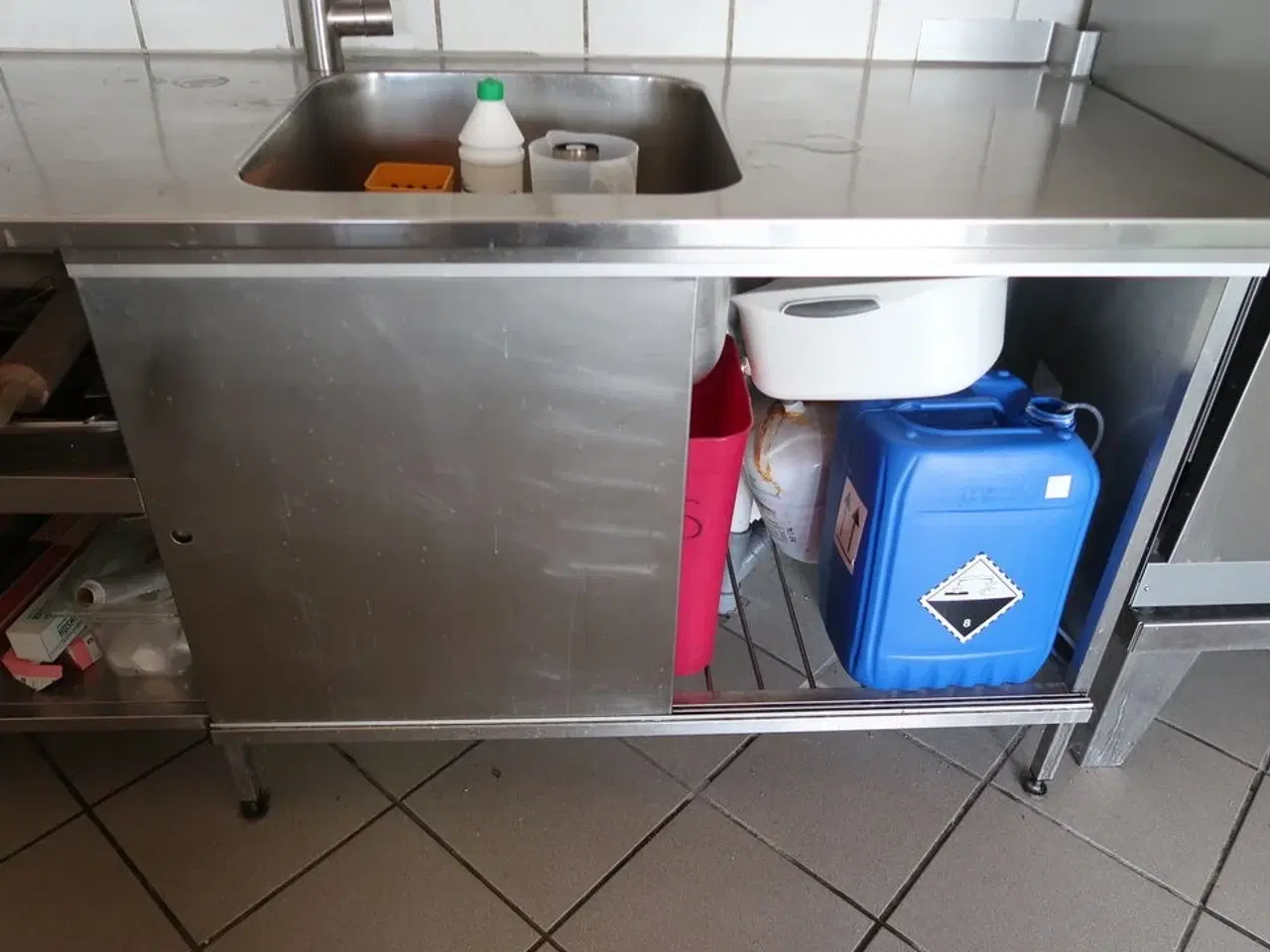 Billede 4 - Rustfri stålbord med vask
