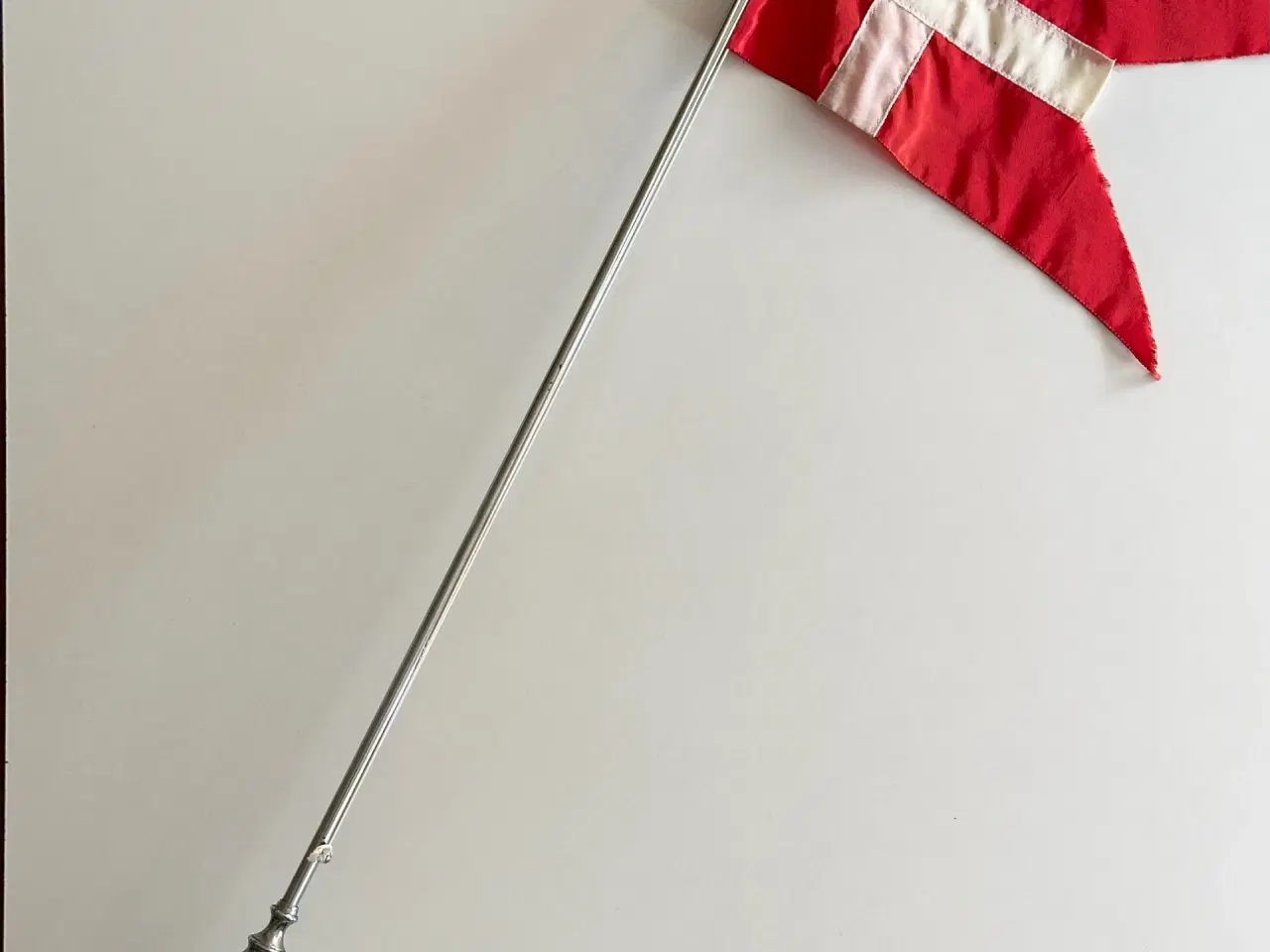 Billede 2 - Bordflag, mørk base