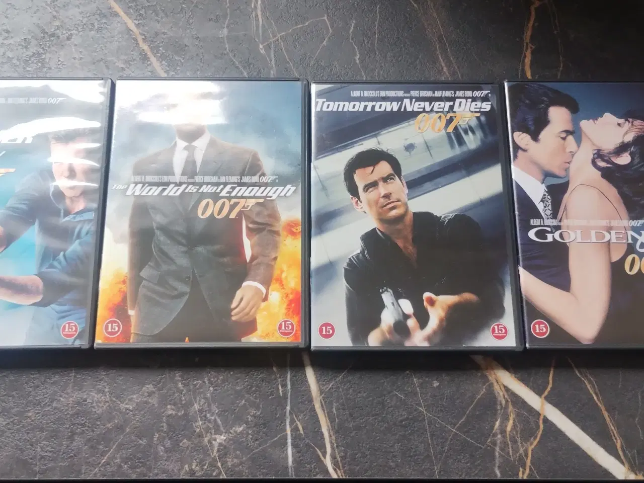 Billede 2 - James Bond 